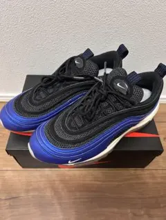 Item thumbnail for item fbe83844-aa12-4b6e-8d05-ecd572ea1b79