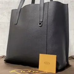極美品✨トッズ TOD’S ペーパー ビジネス トートバッグ 肩掛けのサムネイル