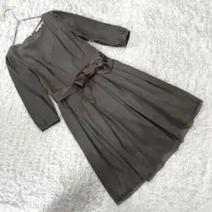 美品【ナチュラルビューティー】（M）ワンピース グレー 結婚式 お呼ばれ 上品