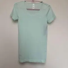 アンダーアーマー　レディース　Tシャツ　SM