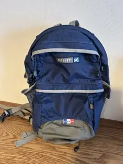 値下げ　中古　MILLET ネイビー リュックのサムネイル