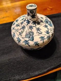 有田焼 源右衛門窯 染付梅絵 一輪挿し 花入れ 花瓶 花器 - メルカリ