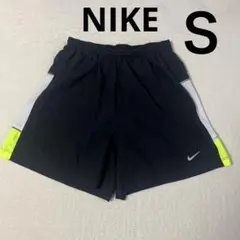 NIKEランニングパンツ　トレーニング