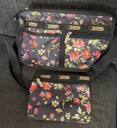 LeSportsac ショルダーバッグ フラワープリント　同柄ポーチ付きのサムネイル
