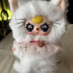 ベイビースリー 白猫 涙目