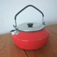 trangia red トランギア 赤 レッド ケトル ヴィンテージ trangia (トランギア) 赤 （レッド） ケトル 0.6L ヴィンテージ - メルカリ