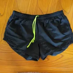 ナイキ、メッシュランニングパンツ