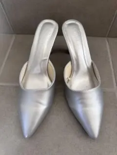 attagirlミュール パンプス シルバー LLサイズのサムネイル