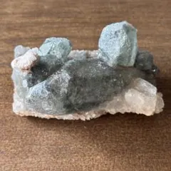 ヒマラヤ産ガネーシュヒマールクラスター　個性的な天然石