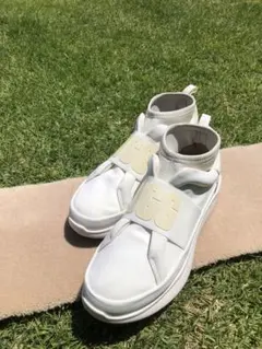 お届け先が決まりました！☆UGG☆ホワイト厚底スニーカー