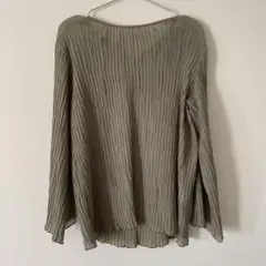 オリーブグリーン プリーツシャツ 長袖