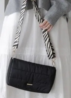 agnes b アニエスベー ショルダーバッグ キルティング チョコバー 美品 agnes b.（アニエスベー） ショルダーバッグ レザー ピンクブラウン