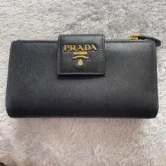 PRADA プラダ　財布　黒