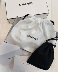 CHANEL ギフトボックスと巾着袋セット