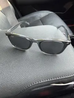 Ray-Ban サングラス クリアグレーフレームのサムネイル