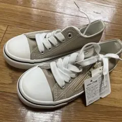 ※新品未使用　コンバース風スニーカー　19㌢