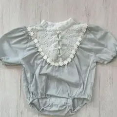 【美品】くすみミント 花刺繍ロンパース 70ベビー レース ポワン袖