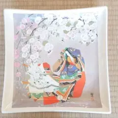 飾り皿☆桜の花と十二単の女性のイラスト☆箱有り