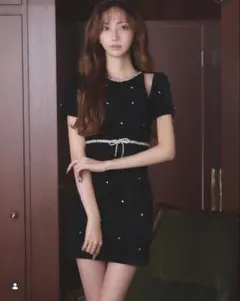 極美品✨JEWELS✨ショルダーシアーベロアミニドレス　キャバドレス　ビジュー