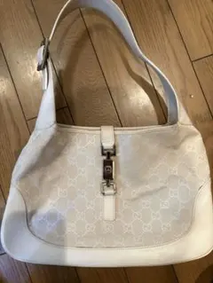 GUCCI グッチ シマ ワンショルダーバッグ ホワイト - メルカリ