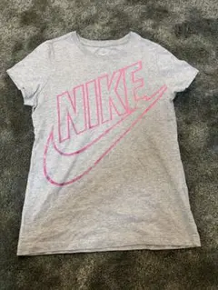 NIKE レディースTシャツ グレーピンクラメロゴのサムネイル