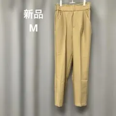 新品　スラックス　M きれいめ　オフィスカジュアル　ウエストゴム　黄　マスタード
