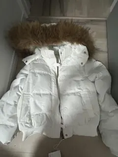 ホワイトショートダウンジャケット（ファー付き）