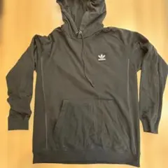 adidas トレフォイルロゴマーク入りパーカー　ブラック