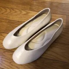 Vカットフラットパンプス