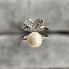 シルバー台パール風白石ハートの指輪　サイズ約11から14号までフリー