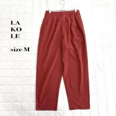 .LAKOLE タックパンツ カジュアルパンツ M オレンジ寄りレッドのサムネイル