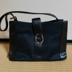 ブラック　ハンドバッグ