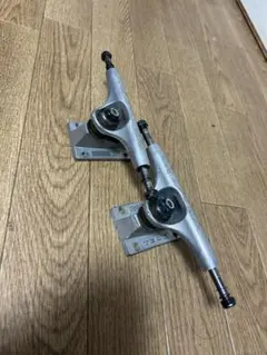 ビンテージ グラインドキングクレーパートラック シルバー - メルカリ