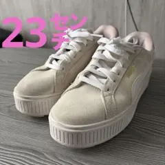 プーマ スニーカー　23㌢　 厚底　ベージュ　ピンク　PUMA スエードのサムネイル