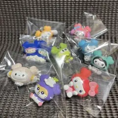 TWICE LOVELYZサンリオ　キャラクターズ マスコットチャーム