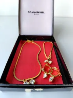 Item thumbnail for item c2b11d46-f2bf-43ee-ab17-8347c4775c35