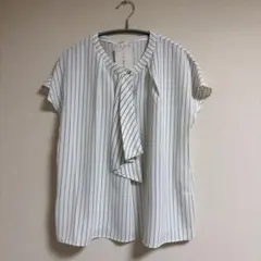 新品未使用　ハニーズ　ボウタイブラウス