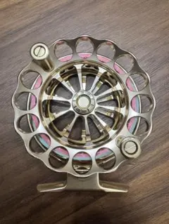 極美品】ダイワ チヌマスター 90 ヘチ・落とし込み リール ゴールド