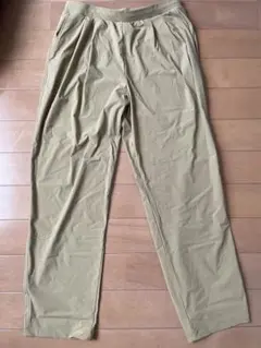 UNIQLO ナイロンウルトラストレッチテーパードパンツ(丈長め)