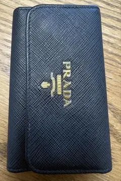 PRADA ブラック レザー キーケース