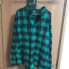 チェックシャツ