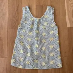 【大人気美品】Lily Brown カラフルケミカルレースタンクトップのサムネイル