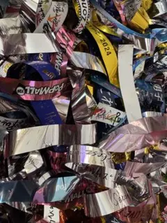 落下物 銀テープ