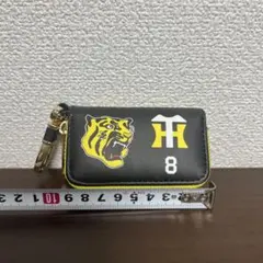 阪神タイガース 佐藤輝明 8 キーケース