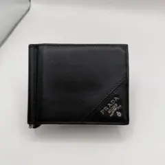 現行 RFID搭載 極美品】プラダ マネークリップ 二つ折り サフィアーノ