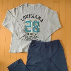 ルームウェア　部屋着　上下セット　グレー長袖Tシャツ & ネイビーパンツ