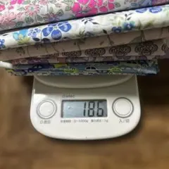 セール　リバティ　ハギレ186g 大きめ　5