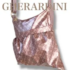 ゲラルディーニ ソフティ 斜め掛け可 ロゴ総柄 ショルダーバッグ サコッシュ