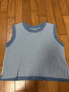 青と白のチェックのニットベスト　Fサイズ