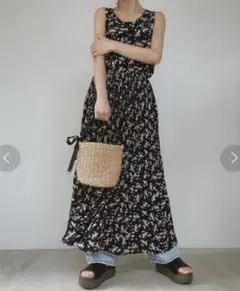 【美品】　アシーム　Sheer pleats long ワンピースのサムネイル